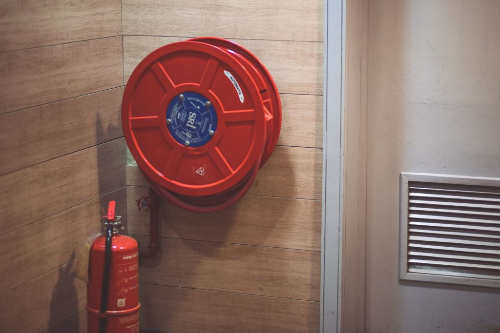 5 Tips for HOA Fire Safety 3 Fire extinguisher picture