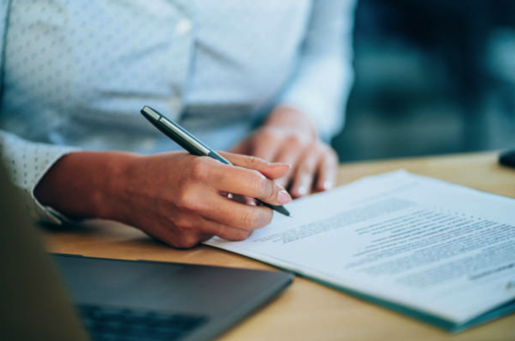 HOA Vice President: Roles, Tips and Qualities 1 HOA Vice-President signing documents